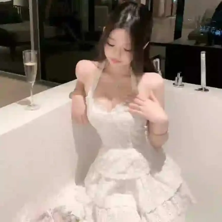 韩国文艺纯爱天花板《八月照相馆》韩石圭沈银河：面对死亡的平静，最克制也最动人的爱