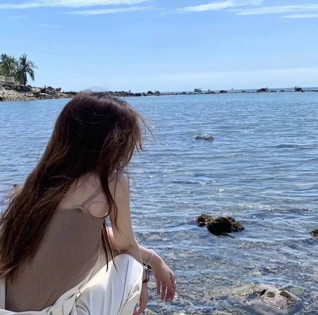 娱乐圈高甜喜剧《触及真心》1080P在线：过气女星给冷面律师当秘书，鬼怪CP再续前缘