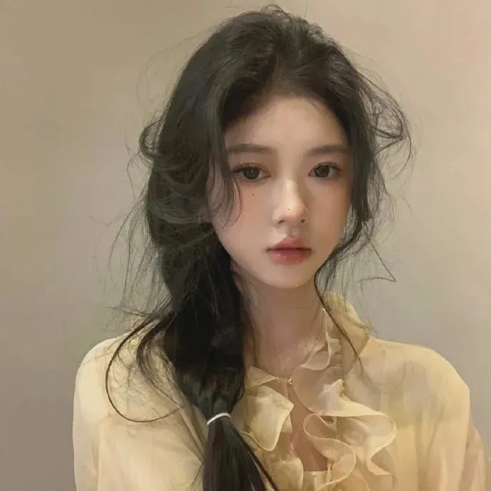 【社会反思】《明天，我会成为谁的女友》全集在线：出租女友、陪酒女、追星族的边缘女性真实生活图鉴