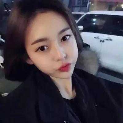 奇幻校园漫改《偶然发现的一天》超清在线：觉醒的漫画女配逆天改命，撕毁烂尾剧本